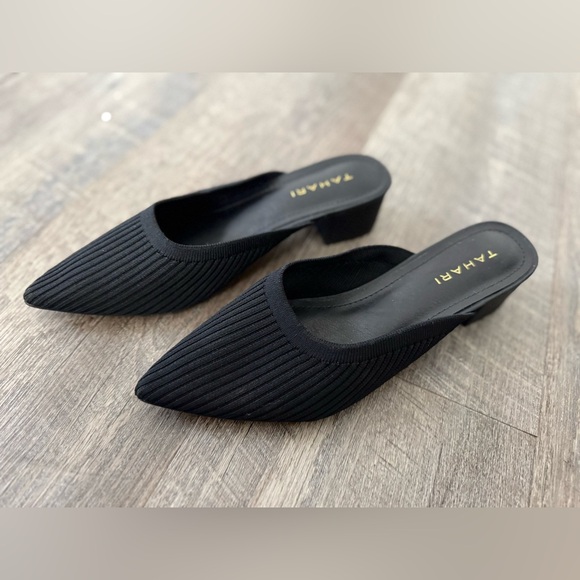 Tahari Slip On Pointed Toe Chunky Black Heels - Picture 1 of 4